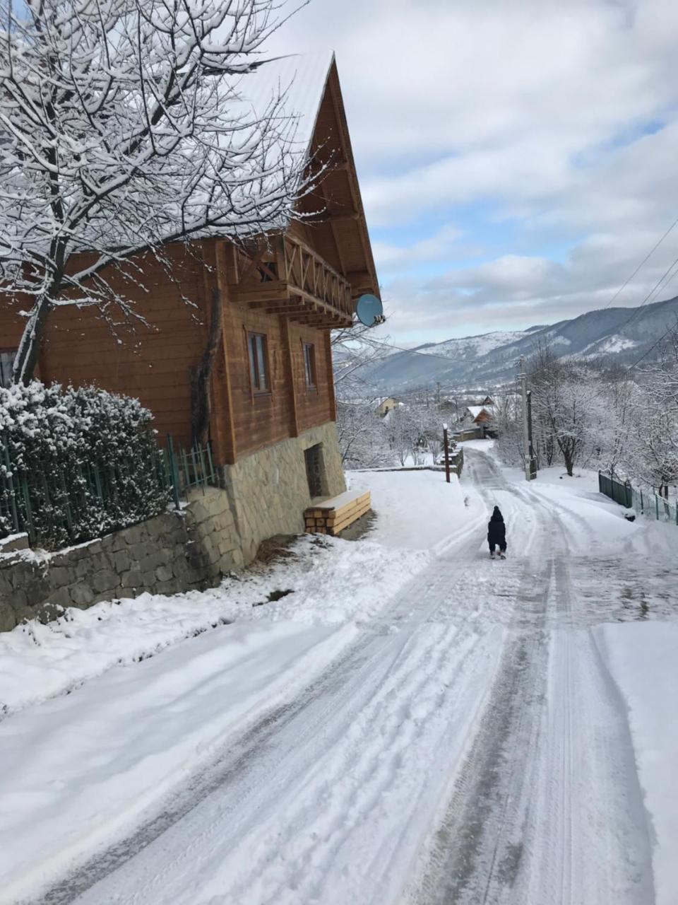 4 Cезони Hotel Yaremche Exterior photo